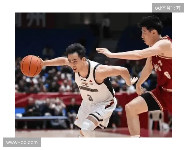 赵继伟利用传球视野瓦解广东防守，辽宁队在关键卡位战中胜出